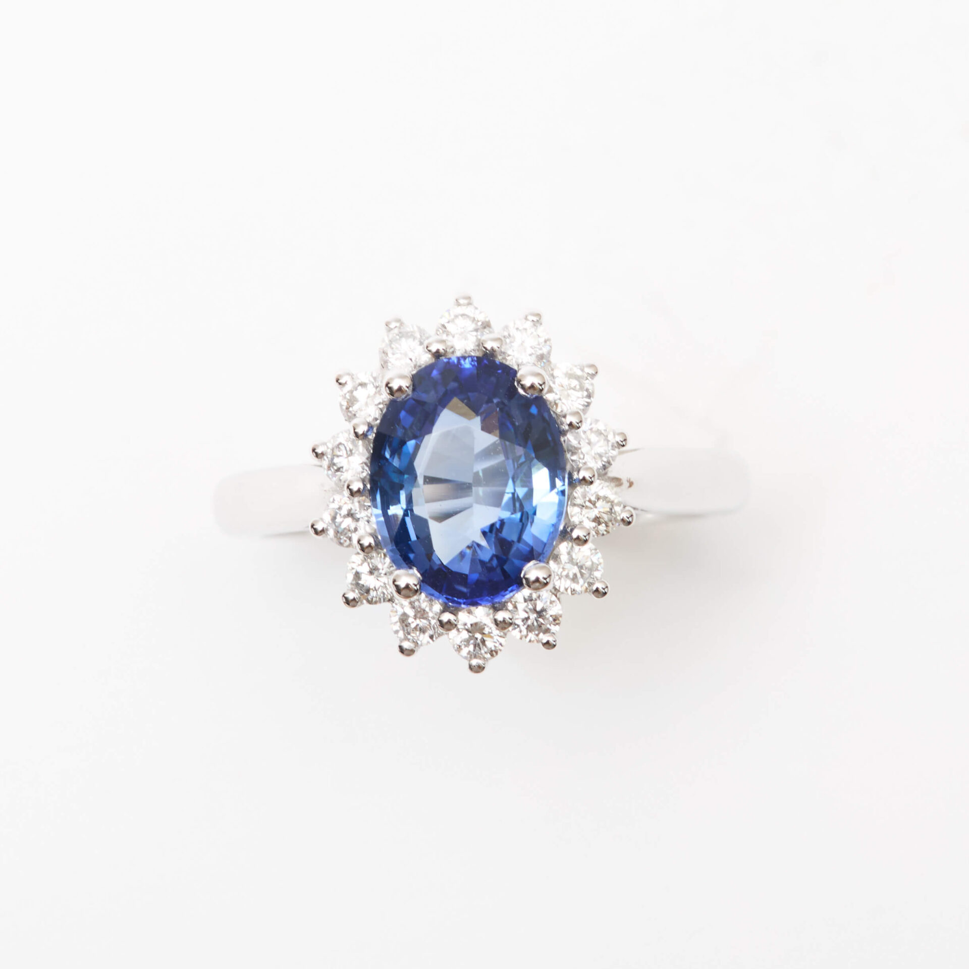 Bague Ella - Saphir Vivid Blue 2.28 carats