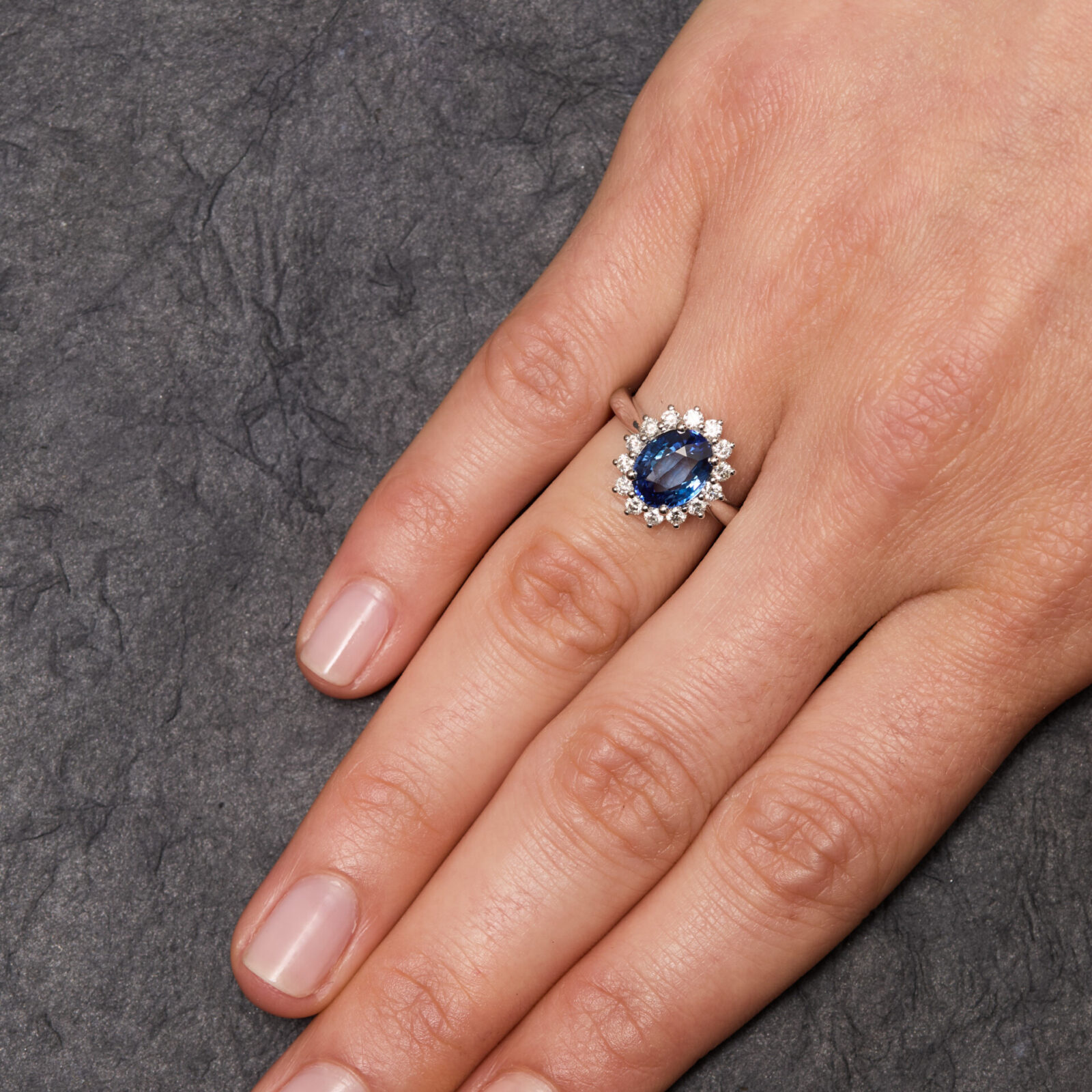 Bague Ella - Saphir Vivid Blue 2.28 carats - Image 2