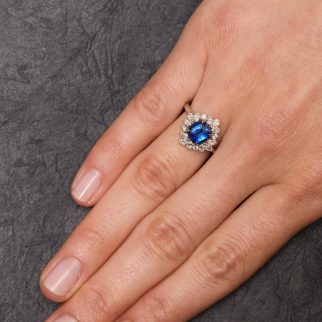 Bague Surya - Saphir Royal Blue 2.01 carats