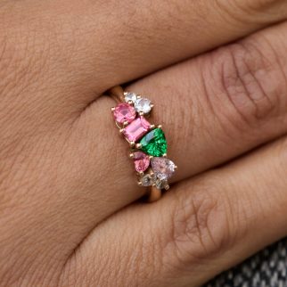 Bague Constellation – Tsavorite, Saphirs & Spinelle Mahenge